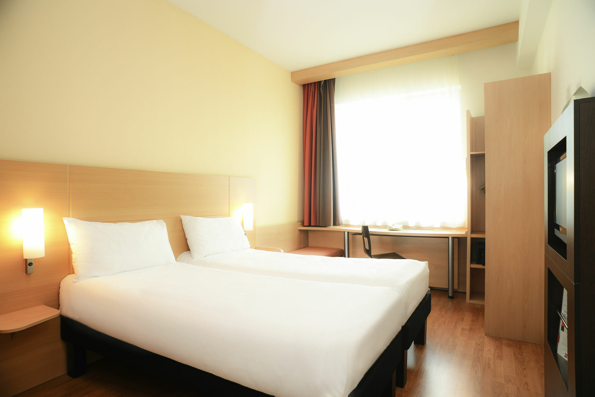 B&B Hotel Les Sables-D'Olonne Centre Gare Esterno foto